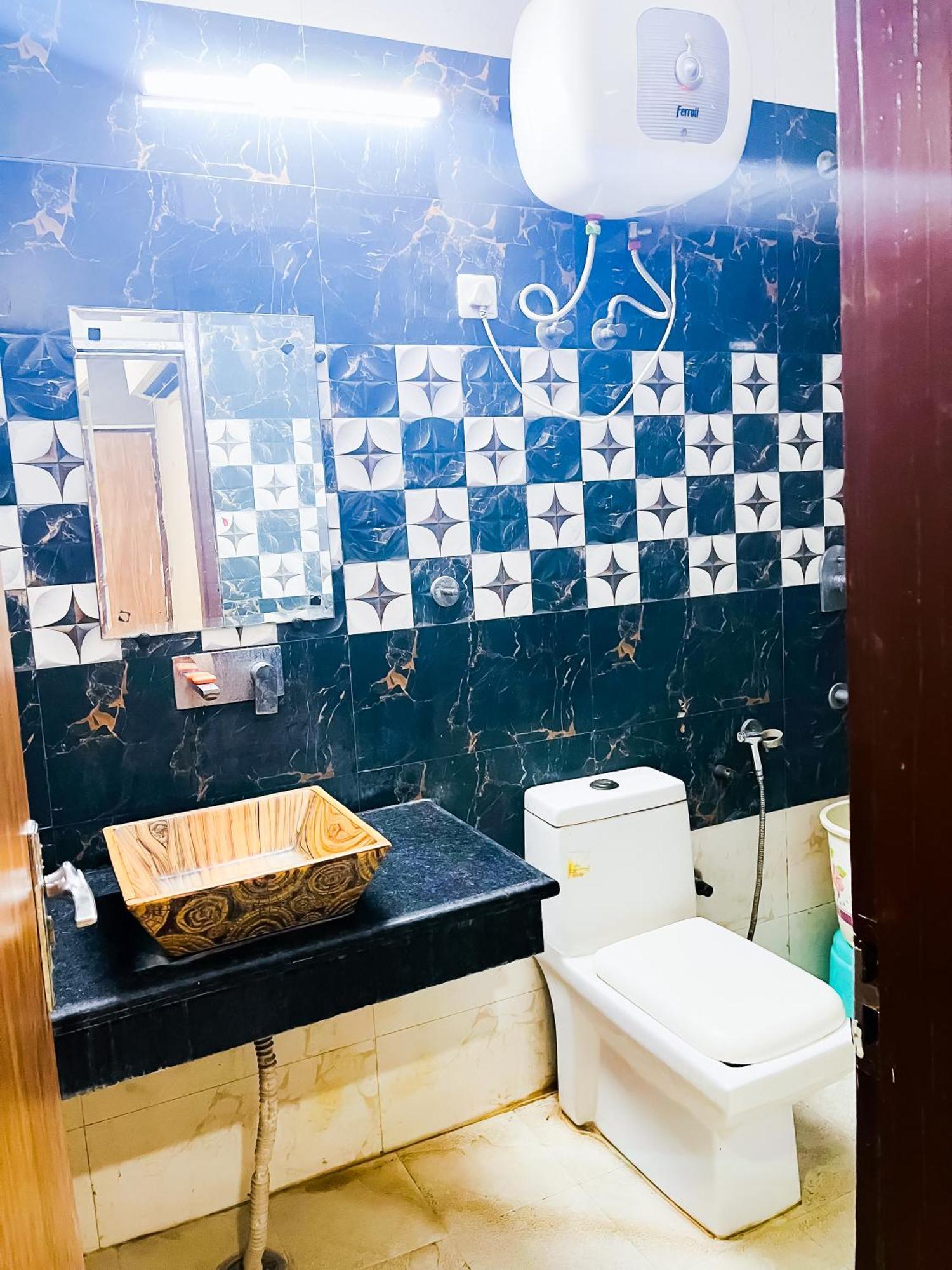 Hotel Classic - Nizamuddin Dargah Hotel New Delhi