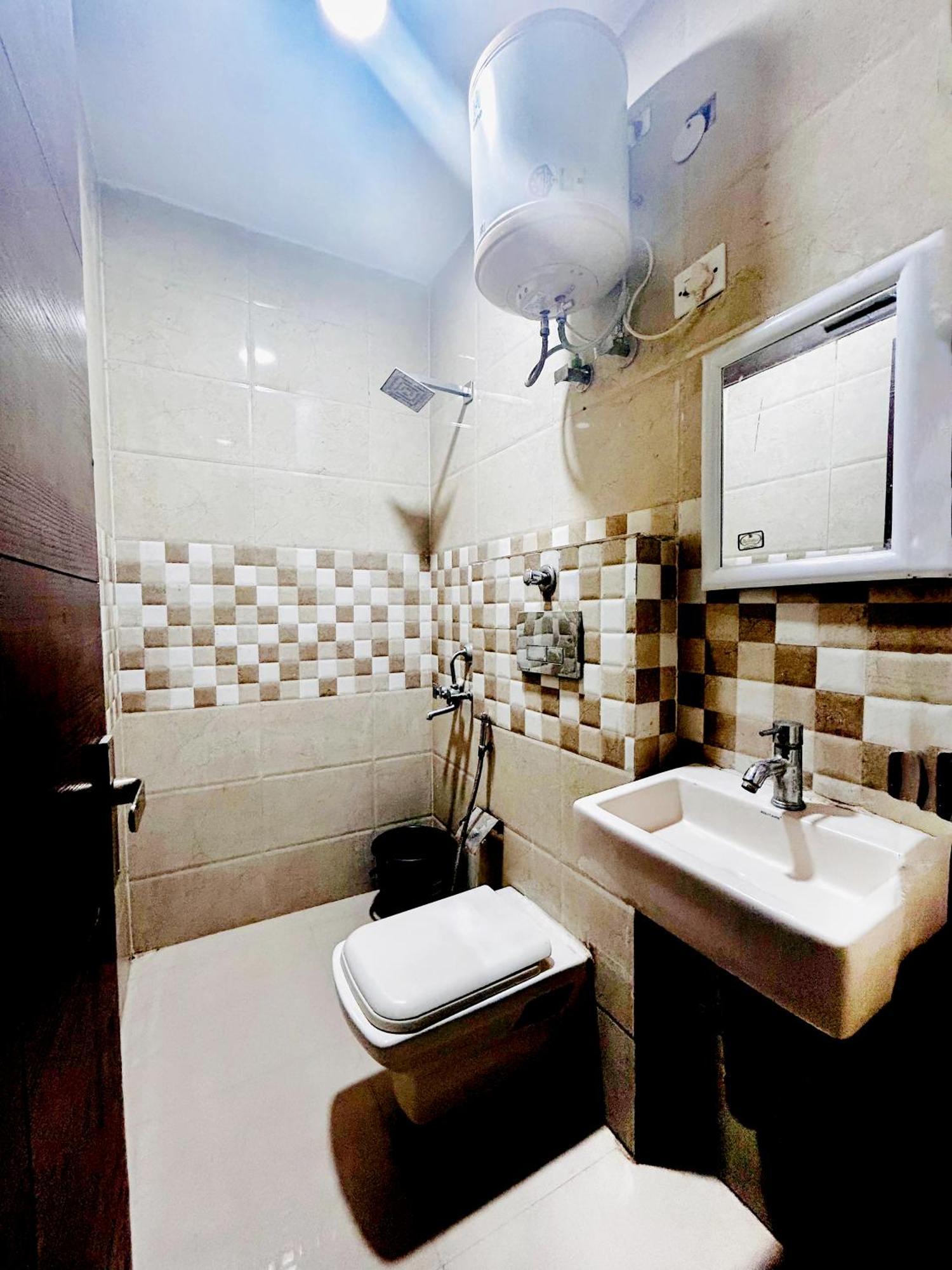 Hotel Classic - Nizamuddin Dargah Hotel New Delhi